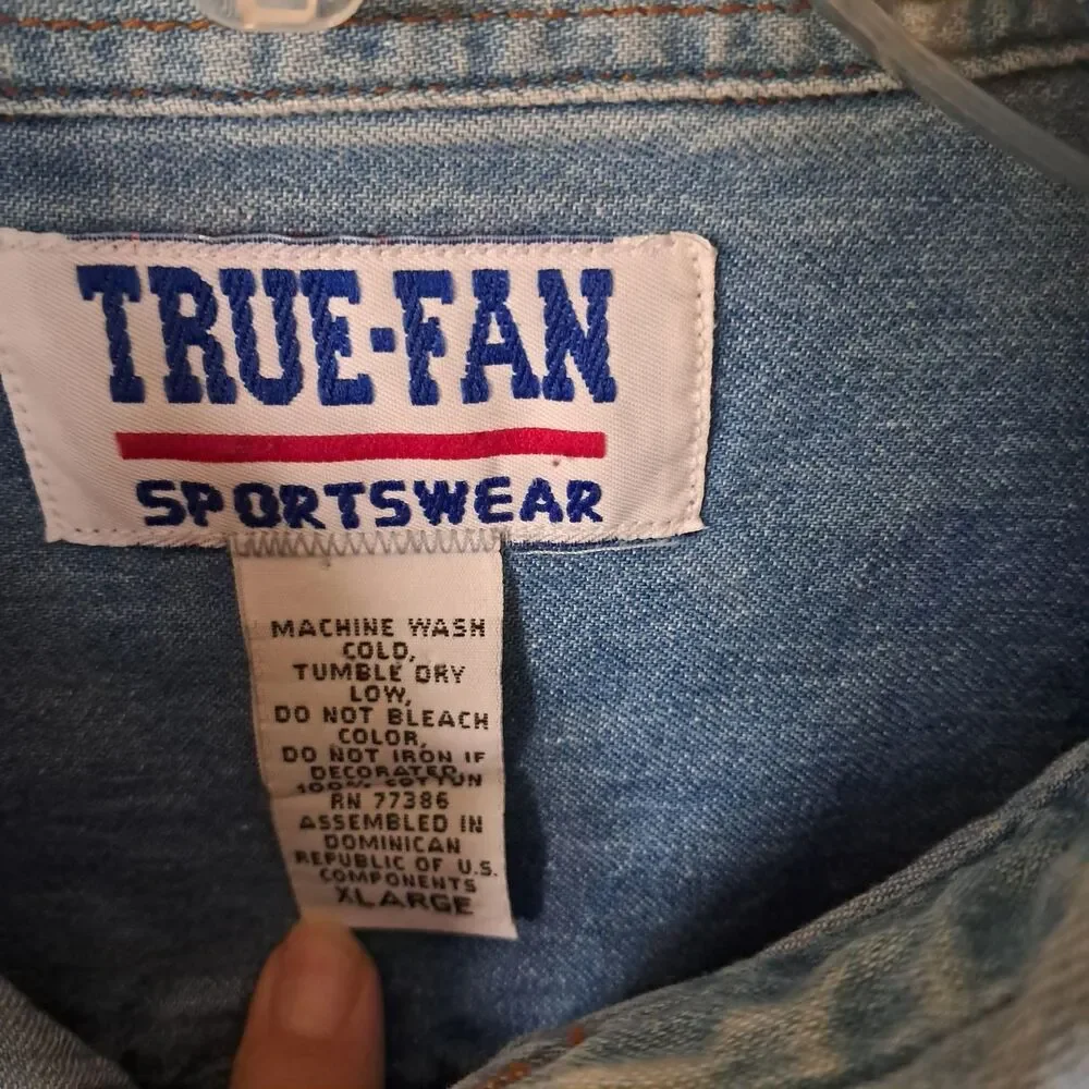 True Fan Sportswear Vintage Denim Shirt Chicago Bulls Mens XL 90s Embroidered